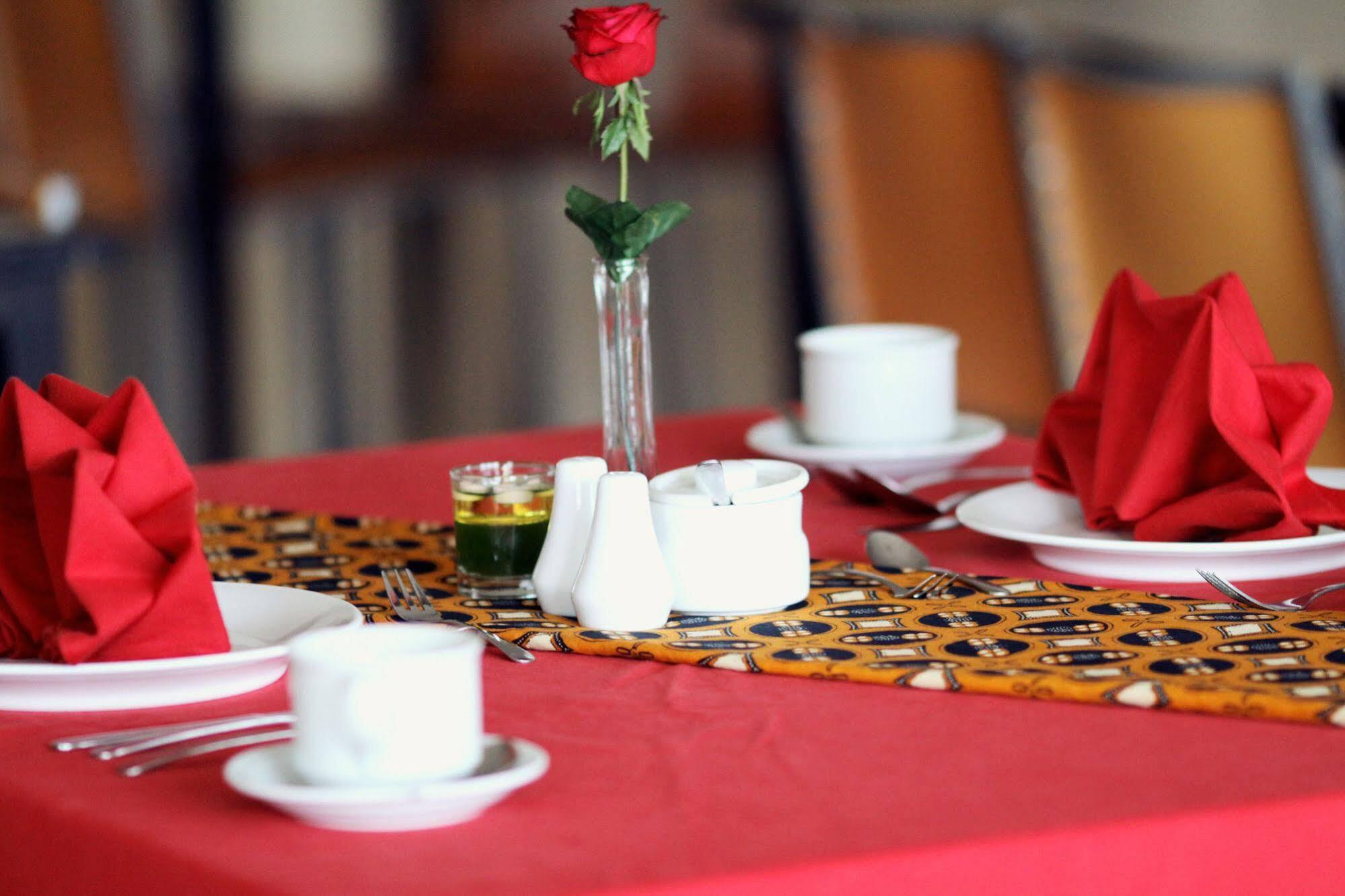 โรงแรมแกรนด์ เอชเอพี Surakarta  ภายนอก รูปภาพ